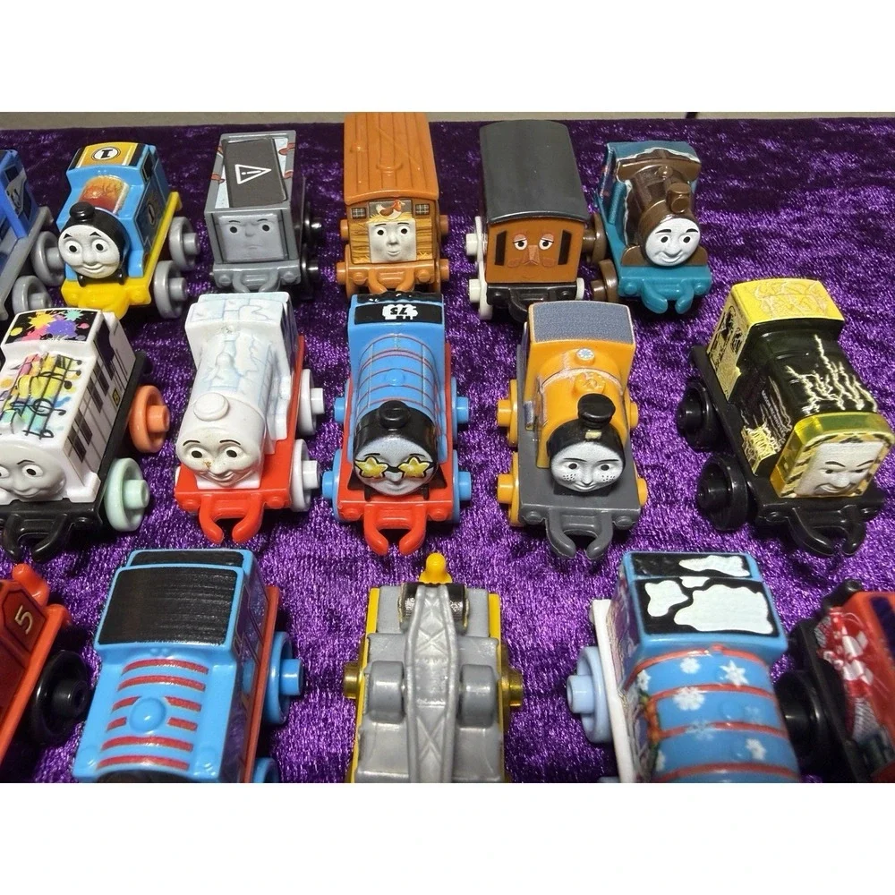 Thomas Train Minis‎ Lot Mixed Micro Engine Trains Mini Pretend Play Toys